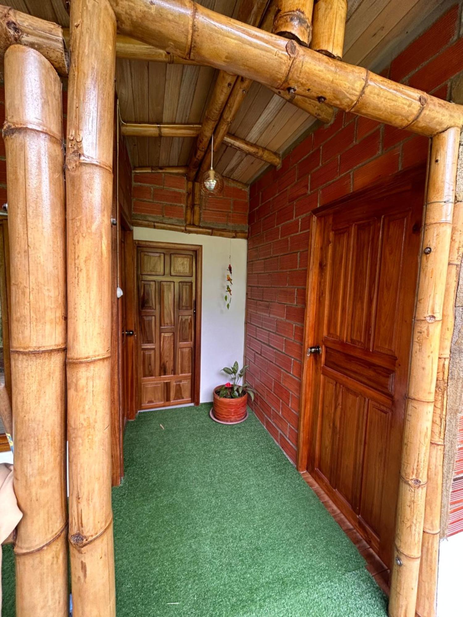 Green Bamboo Lodge San Francisco de Borja エクステリア 写真